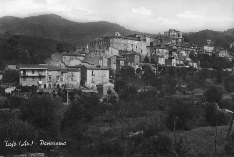 tufo black and white